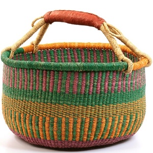ตะกร้าสานจากหญ้าทะเลธรรมชาติ สีเขียว ชมพู เหลือง ส้ม สำหรับใส่ของช้อปปิ้ง สายสะพายหนัง ขายส่ง - Product Image 4