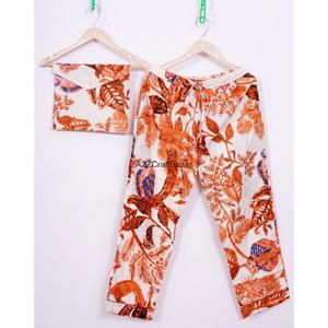 Conjunto de Pijama de Lujo Hecho a Mano 100% Algodón con Estampado Floral para Mujer, Manga Tres Cuartos, Cuello en V, Largo Completo, Cintura Elástica, Suave - Product Image 3