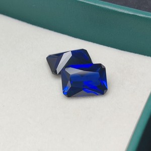 Saphir bleu de laboratoire taille radiant allongé, pierre de naissance de septembre, pierre précieuse synthétique en vrac - Product Image 1