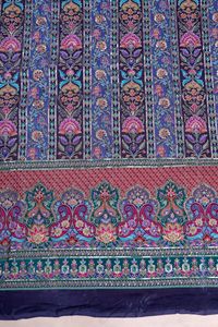 Tela con estampado floral azul marino y rayas con borde ornamental para diseño de vestido Kurti, material para ropa étnica. - Product Image 2