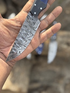 Couteau de Chef en Acier Damas 67 Couches, Forgé à la Main, Lame Fixe, Ambidextre, Manches en Résine Bleue, Personnalisé, Utilitaire Extérieur - Product Image 4