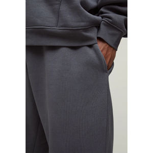 Pantalon de jogging ample en molleton épais pour homme, style cargo, coupe évasée, personnalisable par le fabricant - Product Image 3