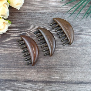 Masseur facial Gua Sha en bois rustique écologique avec artisanat en bois d'acacia massif pour la relaxation musculaire - Cadeau du Nouvel An - Product Image 6