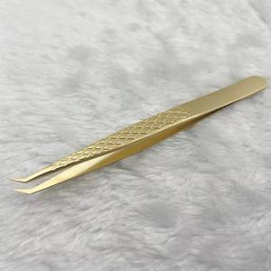 Pinzas para Cejas de Acero Inoxidable NEW-VERTIS, Pinzas de Punta Inclinada para Volumen con Puntas Antideslizantes - Product Image 2