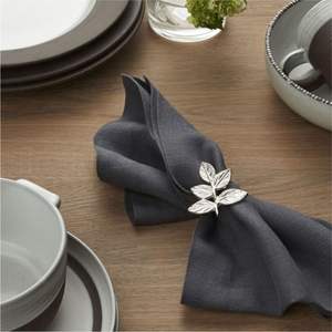 Anneaux de serviette de table exquis en forme de feuille de laurier - Boucles de serviette en argent de qualité supérieure pour cadeaux de fête et décoration de table de réception - Product Image 4