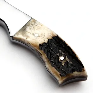 Couteaux de chasse avec poignée foncée et claire, lame à motifs larges et talon argenté pour toutes les activités de camping et d'extérieur - Product Image 4