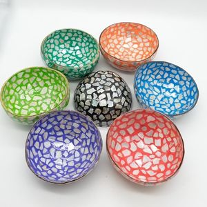 Cuencos Decorativos de Cerámica Hechos a Mano con Acabado Floral Bajo el Esmalte para Comer en Casa - Product Image 1