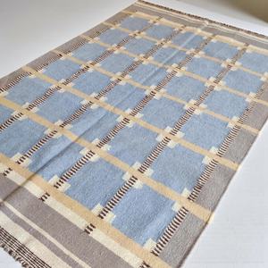 Tapis artisanal en laine moderne abstrait bleu tissé à la main, écologique, doux et durable pour salon, chambre et décoration intérieure - Product Image 5