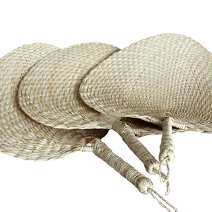 พัดสานมือจากหญ้าทะเลหลากสี ดีไซน์ใหม่ สำหรับตกแต่งบ้าน แขวนผนัง ขายส่ง - Product Image 2