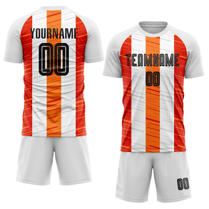 ชุดฟุตบอลแบบใหม่ล่าสุด ออกแบบเองได้ เนื้อผ้าโพลีเอสเตอร์น้ำหนักเบา ระบายอากาศได้ดี 200GSM พร้อมพิมพ์ชื่อทีมและหมายเลข - Product Image 1