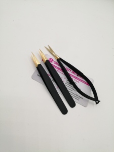 Professional Gold Pointed Brow Tweezers With Black Eyebrow Spring Scissors Set Customize Logo Stainless Steel Brow Beauty Tool - Product Image 3