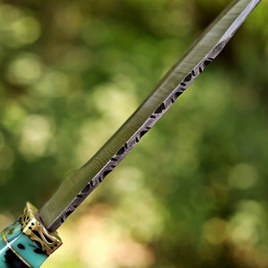 Cuchillo de caza y camping de hoja fija Bowie hecho a mano de acero de Damasco con mango de resina verde y funda de cuero, opciones DIY y OEM - Product Image 6