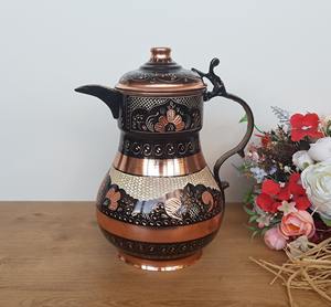 Pichet à eau élégant en cuivre, design raffiné, fait main, idéal pour l'entrée des invités, les repas en famille et les idées cadeaux, provenant d'Inde. - Product Image 5