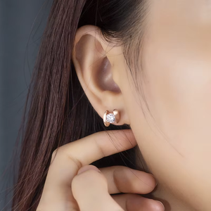 Pendientes de oro rosa con diamantes, corte brillante redondo, diseño minimalista para uso diario, joyería para mujer - Product Image 5