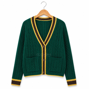 Cardigans en chenille personnalisés avec logo de la sororité Cosh International Sisterhood, patchs, fabrication OEM, écologiques, deux tons de couleur. - Product Image 3