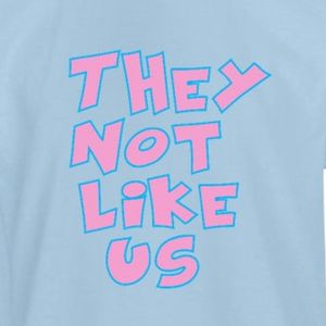 T-shirt bleu clair à manches courtes et col rond avec imprimé graphique rose, vêtement décontracté pour tous les jours, streetwear confortable - Product Image 3