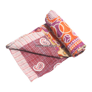Couvre-lits matelassés Kantha vintage en coton indigo de qualité supérieure, réversibles, faits à la main en Inde, pour usage hôtelier, épais - Product Image 1