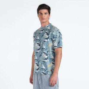 Camiseta de punto sublimada personalizada para hombre, estilo urbano, de fábrica OEM, marca privada, elegante, moderna, de tela suave, de secado rápido, informal. - Product Image 1