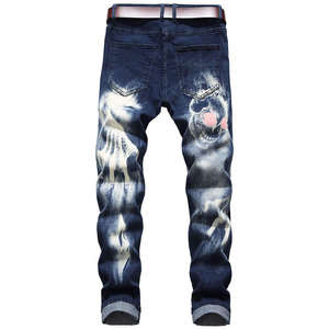 กางเกงยีนส์ทรงสลิมฟิตพิมพ์ลายดิจิทัลสีดำสำหรับผู้ชายสไตล์สตรีทแวร์ - Product Image 1