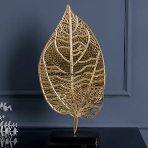 Sculpture en métal haut de gamme, figurine d'art moderne, objet décoratif pour la maison, le salon, le bureau, la table, accent d'intérieur élégant - Product Image 1