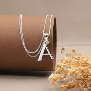 Colgante con Inicial, Oro Blanco de 14K, con Diamante Cultivado en Laboratorio, Estilo Minimalista, Joyería Fina Unisex - Product Image 5