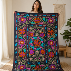 Couvre-lit traditionnel en coton brodé Suzani, noir, multicolore, floral, paisley, fait main, décoration intérieure indienne bohème - Product Image 3