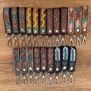Porte-clés en cuir élégant sculpté à la main Porte-clés en cuir imprimé floral en relief Accessoires en cuir outillé Porte-clés mignons - Product Image 5