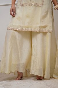 Conjunto de Kurti, Pantalón y Dupatta Bordados con Crema Gota Patti Sharara, Ropa Festiva India y Pakistaní - Product Image 5