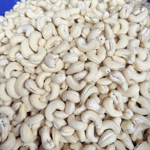Noix de cajou Kaju Badam certifiées ISO et HACCP, noyaux de cajou SANTIGO - Product Image 1
