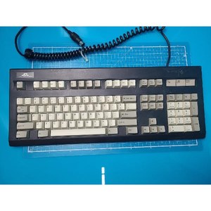 Teclado de Computadora TriGem KB3000 Usado Como Está, Piezas de Equipos Semiconductores Legados - Product Image 1