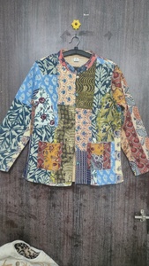 Chaqueta de patchwork con estampado floral, estilo Kantha, de algodón, para mujer, abrigo corto informal, estilo hecho a mano. - Product Image 4