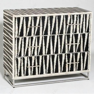 Commode artisanale en os incrusté, rayures géométriques noir et blanc, 6 tiroirs avec base métallique, meuble de rangement moderne pour chambre à coucher - Product Image 2