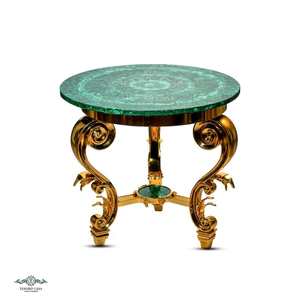 Mesa Auxiliar Redonda de Malaquita Hecha a Mano con Base Esculpida con Motivos Dorados - Product Image 4