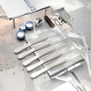 Forceps d'extraction en titane Adson HC-CL-146 pour la transplantation capillaire et les outils d'implantation, instrument chirurgical manuel certifié STML - Product Image 2