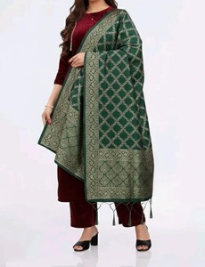 Pañuelo chal de seda jacquard Banarasi verde tradicional al por mayor para mujer, regalo de boda étnico, con trabajo Zari dorado hecho a mano, de alta calidad - Product Image 3