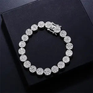 Pendentif Hip Hop en Moissanite de Luxe, Chaîne Croix en Laiton 10mm Plaqué Or, Bijou de Haute Qualité pour Usage Quotidien, Collier Unisexe - Product Image 4