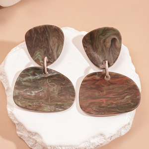 Pendientes de Aro con Forma de Campana, Estilo Vintage, Resina Ámbar, Imitación de Perla, Resistentes al Agua, Regalo - Product Image 5