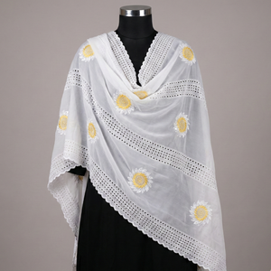 Écharpe d'été légère et respirante en mousseline de polyester et coton pour femme, broderie florale et strass, style musulman, vente en gros - Product Image 1