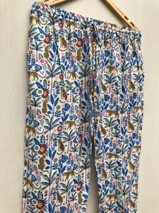 Conjunto de Pijama de Manga Larga para Mujer, Estampado Personalizado de Bosque y Animales, 100% Algodón Blanco, Cómodo para Dormir, Precio al por Mayor - Product Image 3