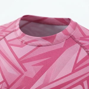เสื้อรัดรูปแขนยาวสำหรับผู้ชาย ลายพิมพ์แบบ Heat-Transfer ป้องกันรังสียูวี สีฟ้าเขียว ลายเรขาคณิต แห้งเร็ว พร้อมโลโก้ด้านหน้า - Product Image 6