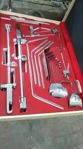 ชุดเครื่องมือถ่างช่องท้อง Thompson พร้อมกล่อง วัสดุสแตนเลสเกรดพรีเมียม สำหรับการผ่าตัดช่องท้อง ใช้ซ้ำได้ พร้อมระบบโต๊ะผ่าตัด - Product Image 2