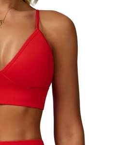 Conjunto de sujetador sin costuras y pantalones cortos de cintura alta para mujer, rojo, suave, elástico, transpirable, moldeador, ropa deportiva, conjunto para hacer ejercicio. - Product Image 3