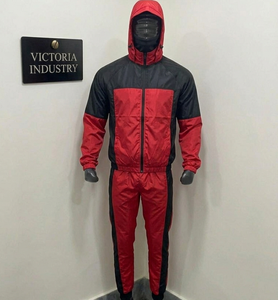 Conjunto Deportivo Personalizado con Diseño de Otoño, Chaqueta Cortavientos y Pantalones Estampados de Nailon - Product Image 1