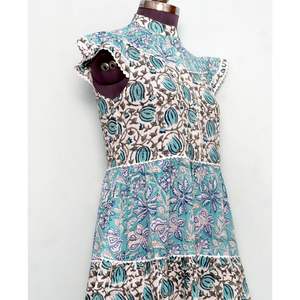 Robe longue vintage pour femme en coton, coupe trapèze, col rond, imprimé floral, manches courtes, avec ceinture boutonnée, respirante et séchage rapide - Product Image 4