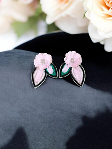 Pendientes de Ganchillo con Cuentas de Semillas, Joyería Bordada Multicolor para Mujer, Tendencia en Punto de Cruz y Bordado de MD HANDICRAFTS - Product Image 2