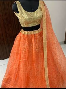 NiMa Creations Lehenga Choli en Soie Organza Orange, Robe de Mariage Traditionnelle pour Femme, Longueur au Sol, Style Inde Pakistan, Diwali - Product Image 2
