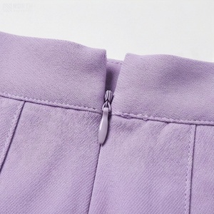 Jupe plissée courte pour femme, couleur unie, taille normale, toutes saisons, en polyester tissé, style confortable - Product Image 4