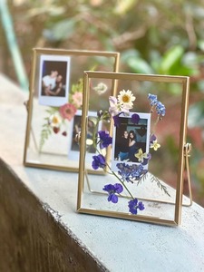 Gold Metal Rectangle Photo Frame With <b>Pressed</b> <b>Flowers</b> And Chain For Wall Or Table Display - Product Image 4