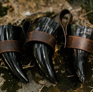 Viking Supply Stores Custom Polished Portable Drinking <b>Horns</b> with Animal-Themed Engravings for Natural <b>Buffalo</b> <b>Horn</b> Resale - Product Image 1