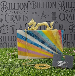 Pochette de soirée de luxe en résine colorée avec poignée dragon, design perlé et chaîne, sac à main de mariée pour mariage et soirée - Product Image 3
